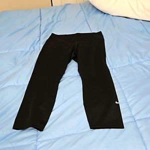 Nike mid rise crop leggings